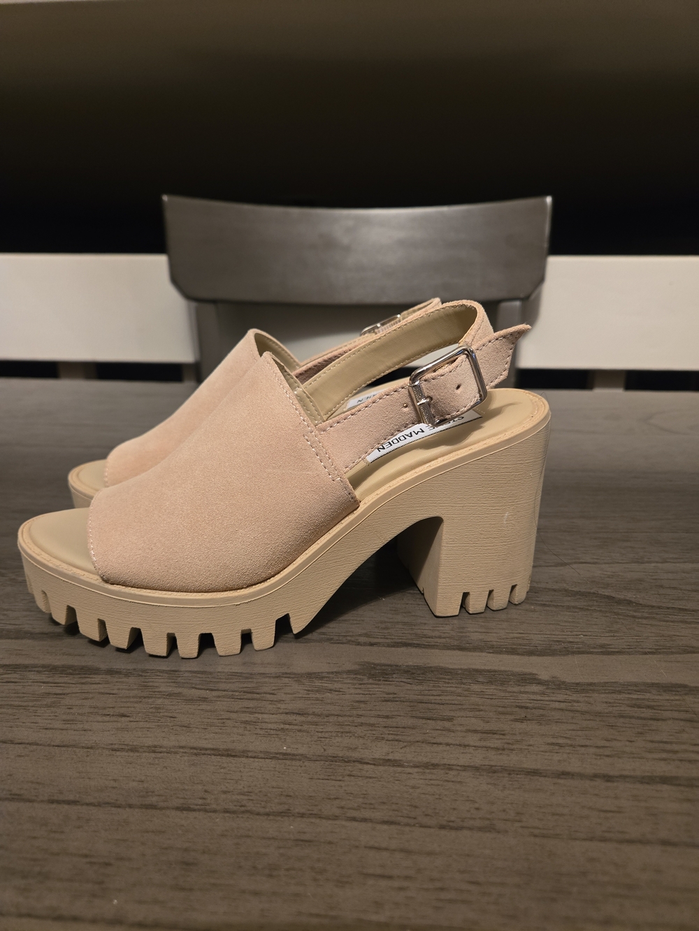 Steve Madden Sunnyside beige Suede Chunky Sandals size 6M